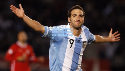 镜报独家，更衣室力挺阿莫林，曼联内部坚信重建之路需要耐心与稳定