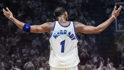 冰封赛道绽放炽热光芒 这是奇迹的中国红